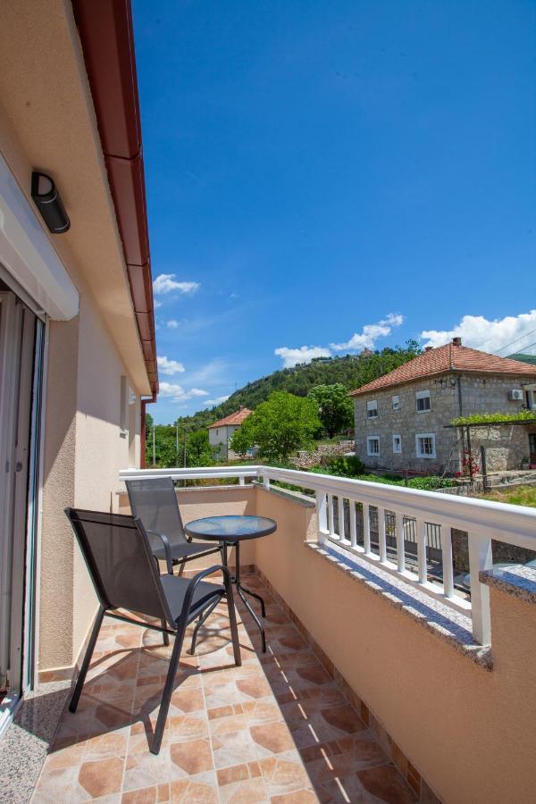 Apartmani Grubac Требине Екстериор снимка