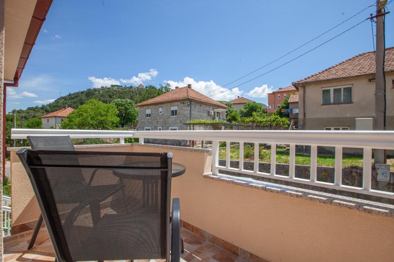 Apartmani Grubac Требине Екстериор снимка