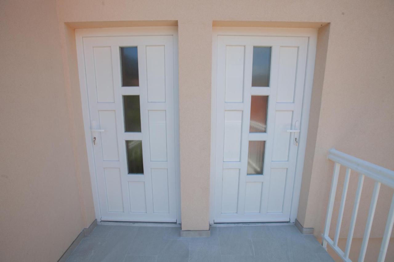 Apartmani Grubac Требине Екстериор снимка