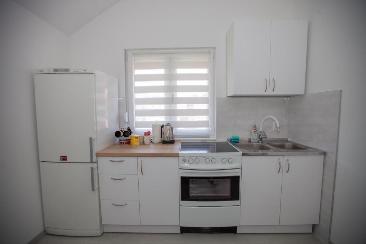 Apartmani Grubac Требине Екстериор снимка
